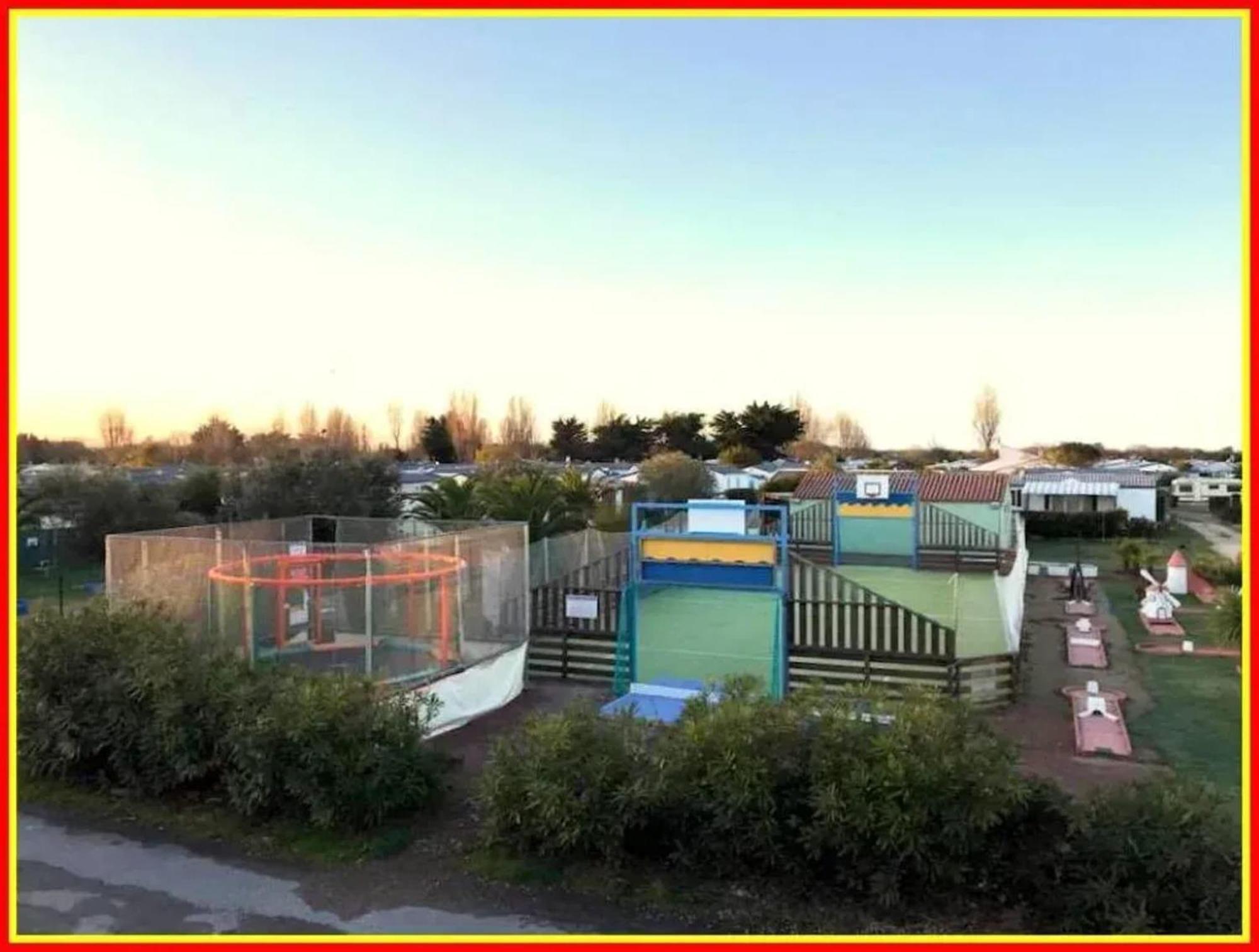 Bungalow De 2 Chambres Avec Piscine Partagee Sauna Et Terrasse A Saint Denis D'Oleron A 1 Km De La Plage Экстерьер фото